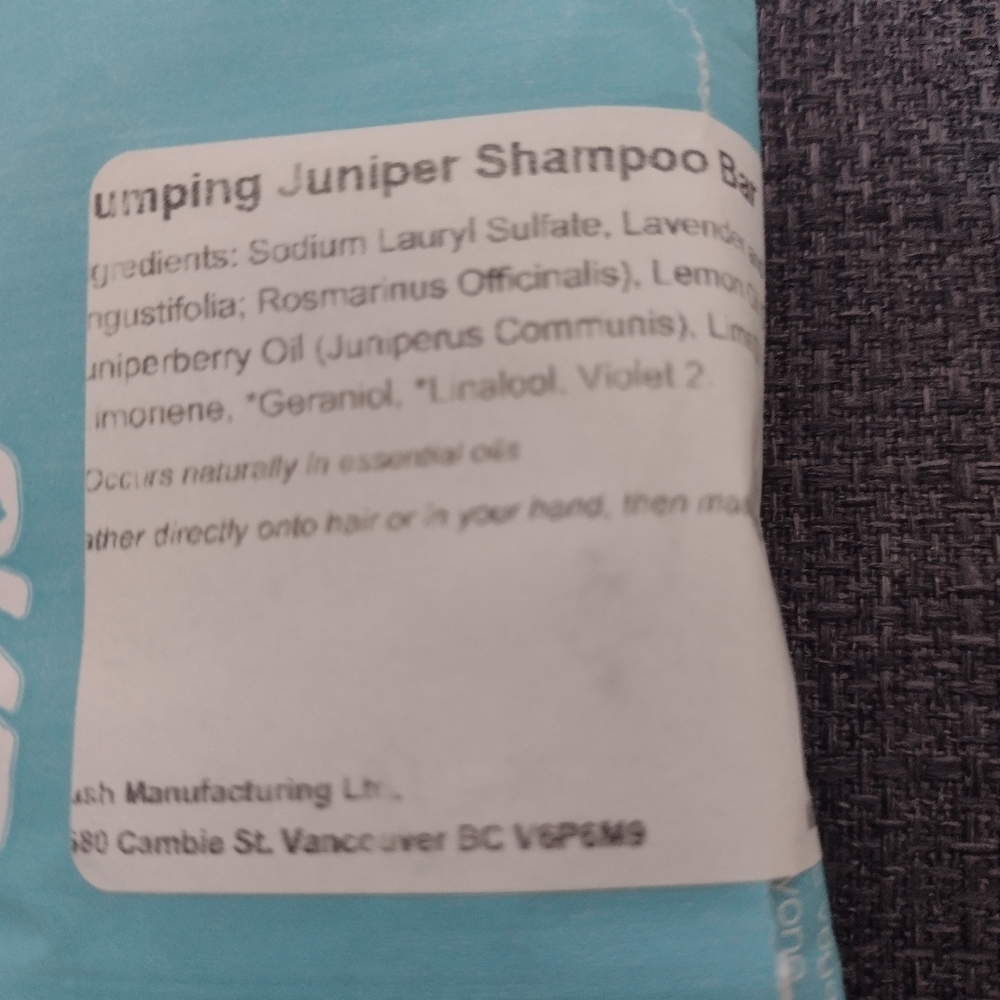 Lush Jumping Juniper shampoo bar